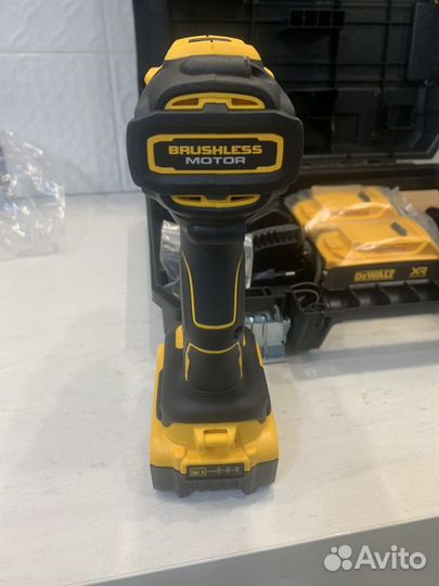 Аккумуляторная дрель шуруповерт dewalt