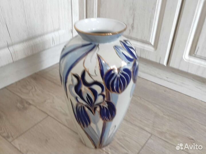 Ваза напольная фарфоровая