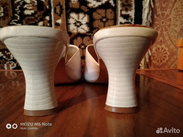 Босоножки- сабо