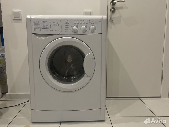 Стиральная машинка Indesit wisl103