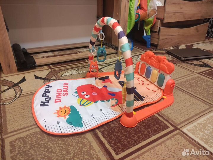 Развивающий коврик с пианино