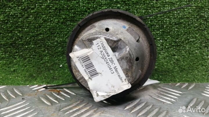 Подушка двигателя Mercedes-Benz C-Class