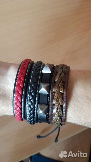 Парные кожаные браслеты