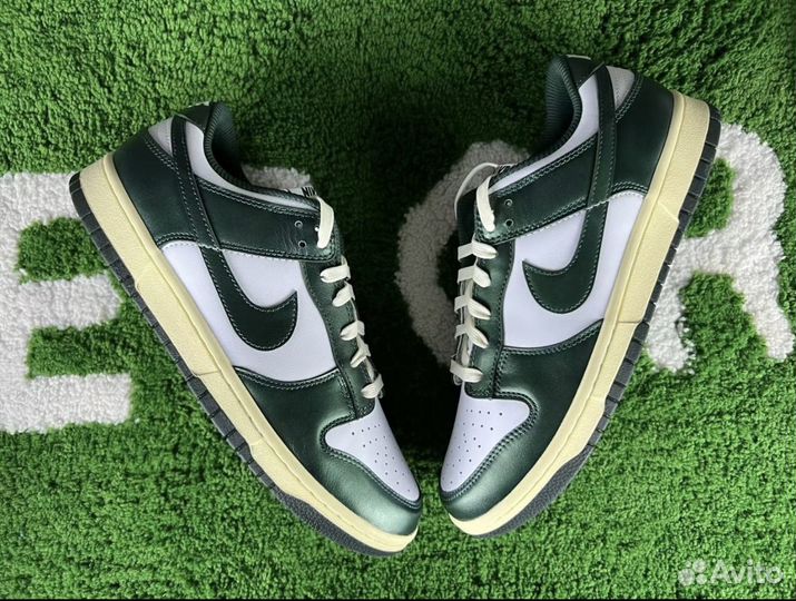 Nike dunk low vintage green