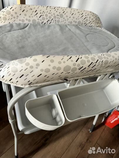 Пеленальный столик с ванночкой chicco