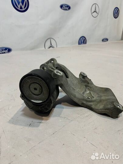Кронштейн компрессора кондиционера Volkswagen 2