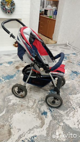 Прогулочная коляска