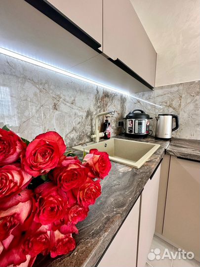 Кухня на заказ с доводчиками в Челябинске