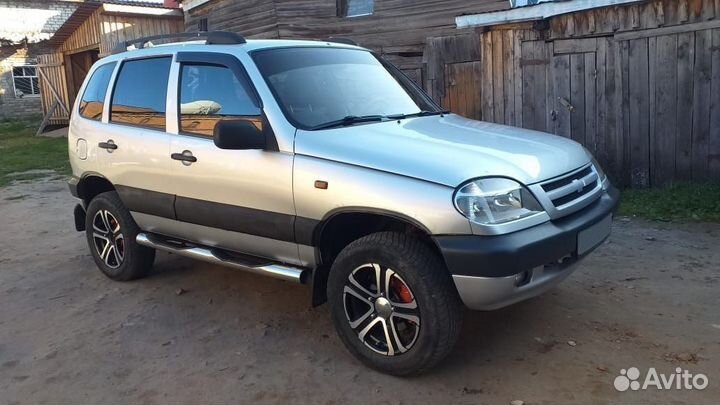 Chevrolet Niva, 2004