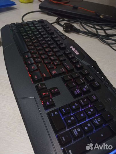 Игровая клавиатура с подсветкой