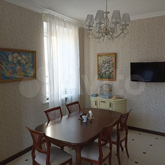 4-к. квартира, 131,8 м², 1/4 эт.