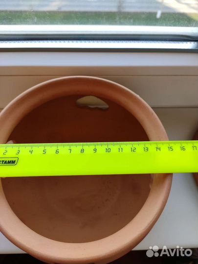 Глиняный горшок