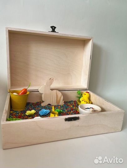 Сенсорная коробка «Пасхальный кролик»