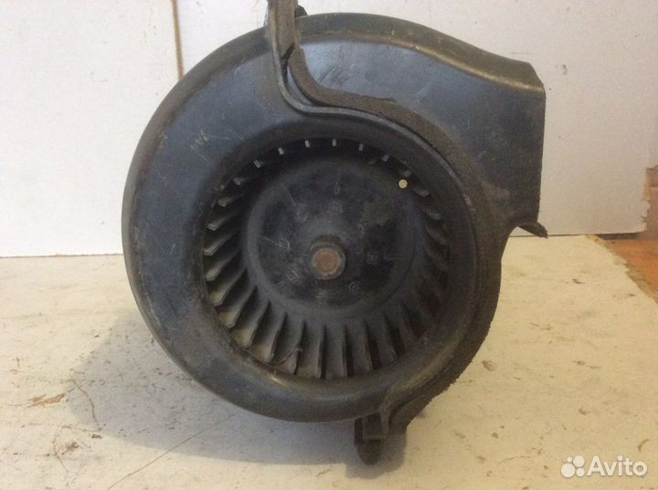 Вентилятор печки VAG 321819021A для VW passat B2