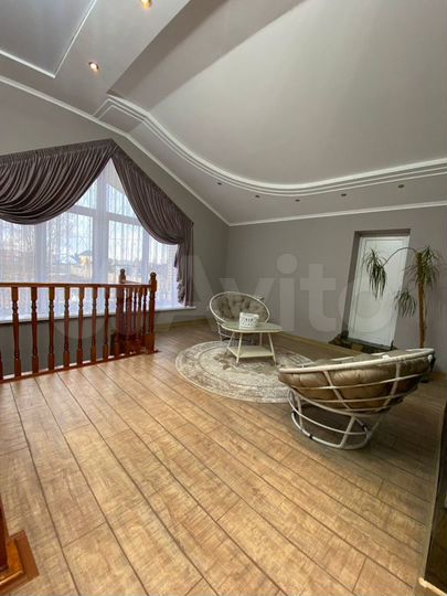 Коттедж 374 м² на участке 15 сот.