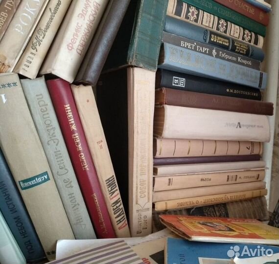 Книги. Очень много