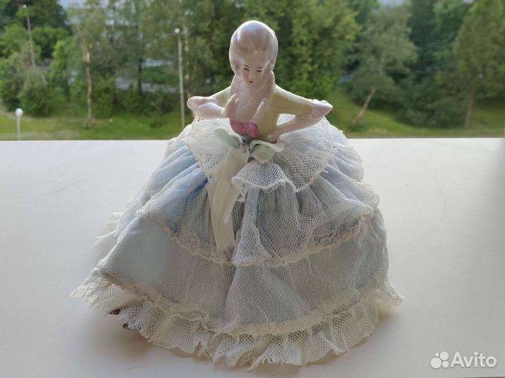 Фарфоровая дама игольница статуэтка Германия