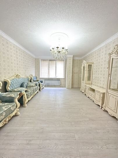 3-к. квартира, 130 м², 4/10 эт.