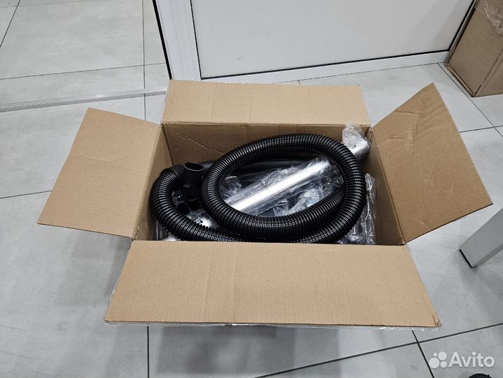 Пылесос Willmark VC-2421CYM Синий