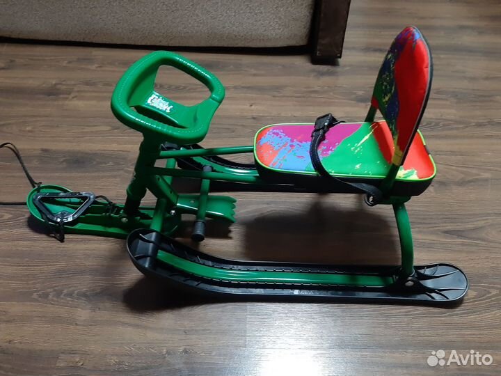Детский снегокат со спинкой