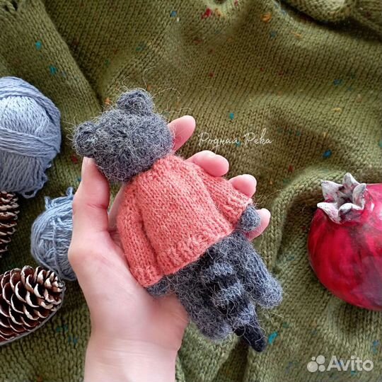 Мини Енотики. Игрушки вязаные