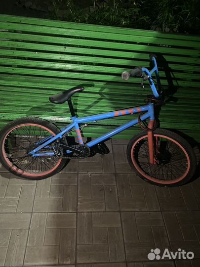 Трюковой велосипед BMX