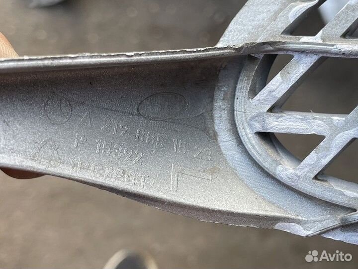 Решетка в бампер левая mercedes-benz CLS-klasse W219 2004-2010