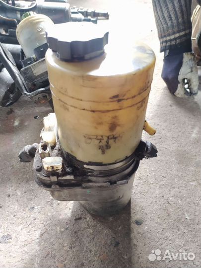 Насос гур vw polo skoda TRW