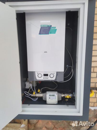 Газовый котел снаружи дома