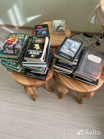 Книги: Бушков, Акунин, Кивинов, Перумов и др