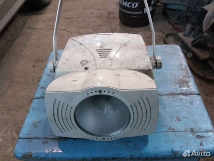 Фонарь-прожектор