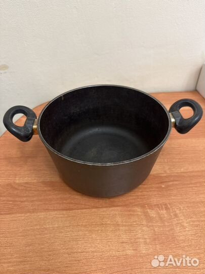 Сковороды, кастрюля, крышки