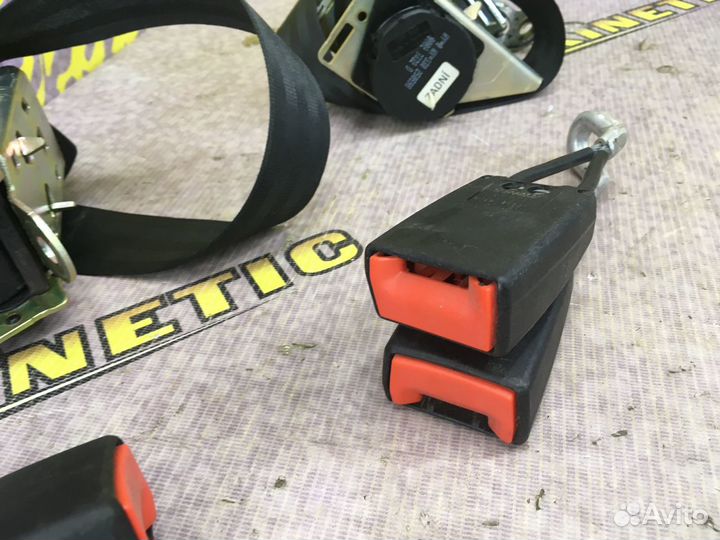 Ремень безопасности задний Шкода Октавия 1997-2011