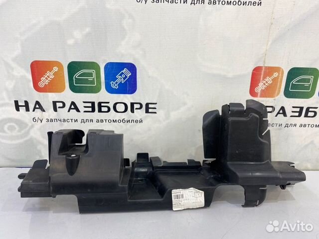 Дефлектор радиатора правый Toyota Camry XV70