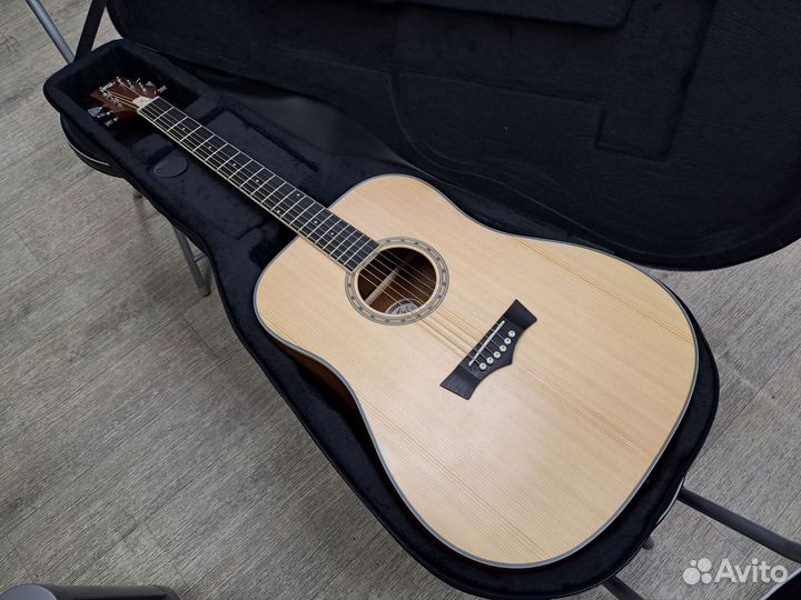 Гитара акустическая дредноут массив с чехлом