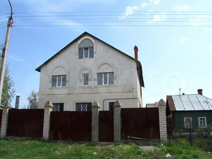 Дом 260 м² на участке 5,5 сот.