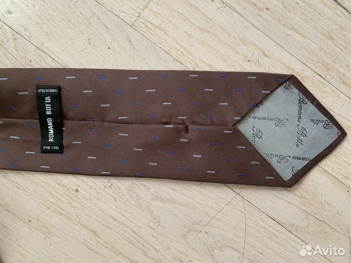 Галстук hugo boss, romano botta, luigi albino