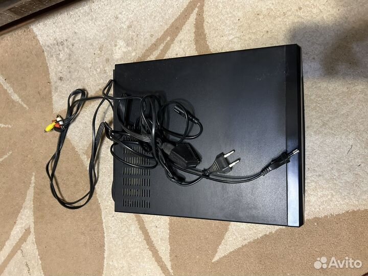 Видеомагнитофон goldstar