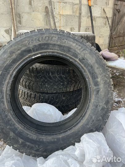 Bridgestone Blizzak Ice 215/65