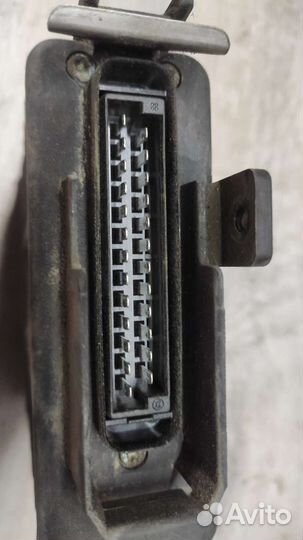 Блок управления двс VW Passat B3 443907403