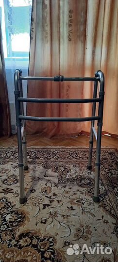 Ходунки для взрослых шагающие