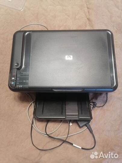 Цветной струйный принтер HP Deskjet F2483