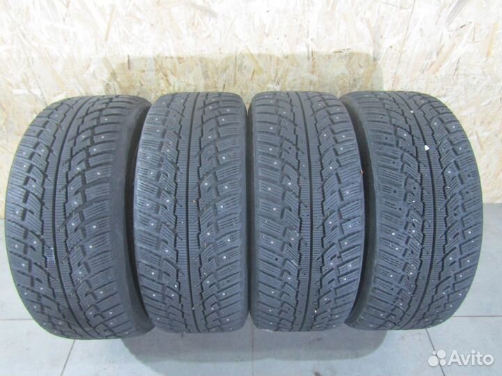 Kumho I'Zen RV Stud KC16 255/50 R19