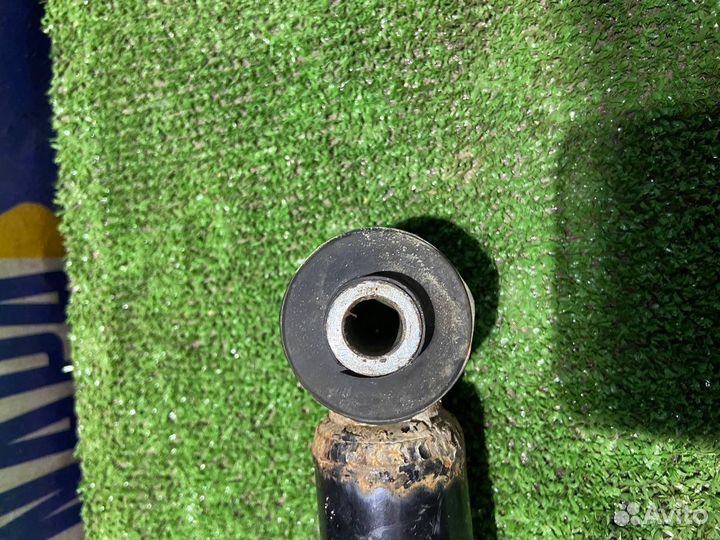 Задний амортизатор kia rio 2