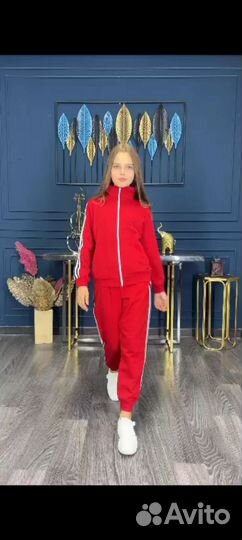 Спортивный костюм для девочки 146-152