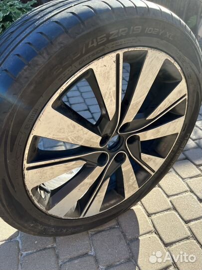 R19 Nokian Tyres Hakka Black 245/45, PCD 5x500 DIA 472