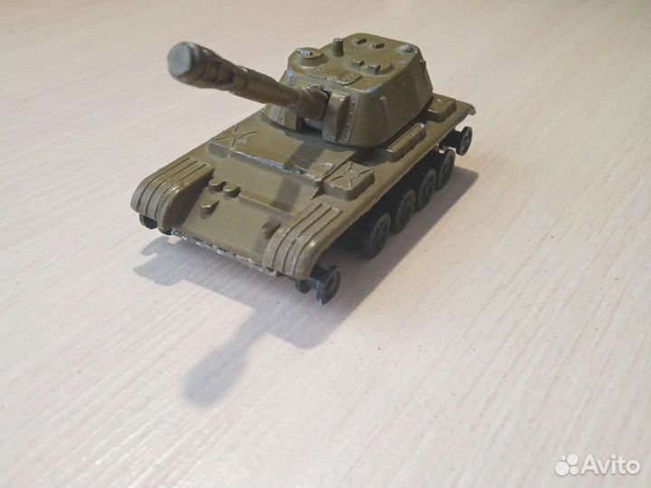 Игрушечный танк СССР металл