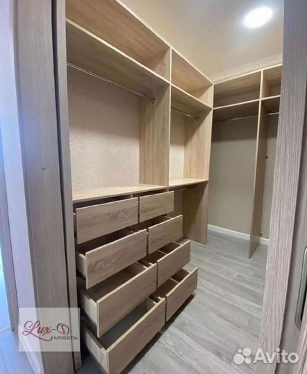 Гардеробные системы и вешалки