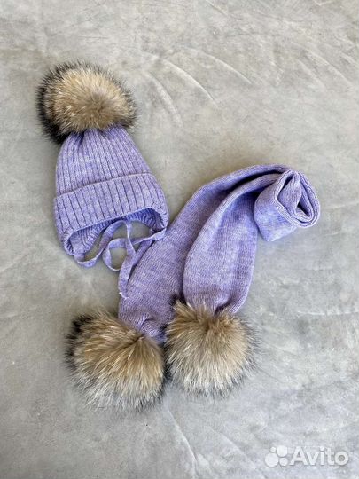 Шапка и шарф с натуральными помпонами