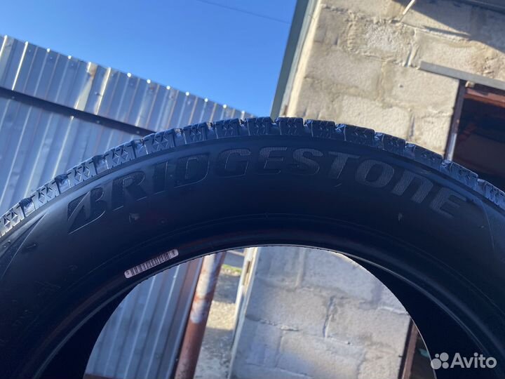 Bridgestone Blizzak VRX2 205/55 R17 91Q